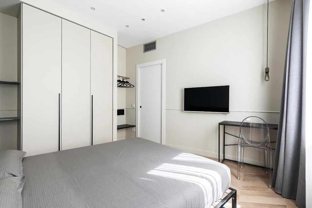 Casa Duomo Luxury Suites Monza 0*,  Italy